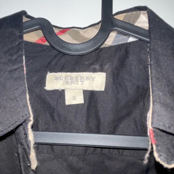 Burbarry - Picture 2 of 3